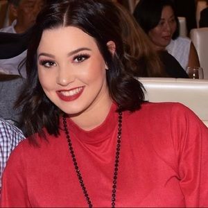 Meet your Posher, Alexis